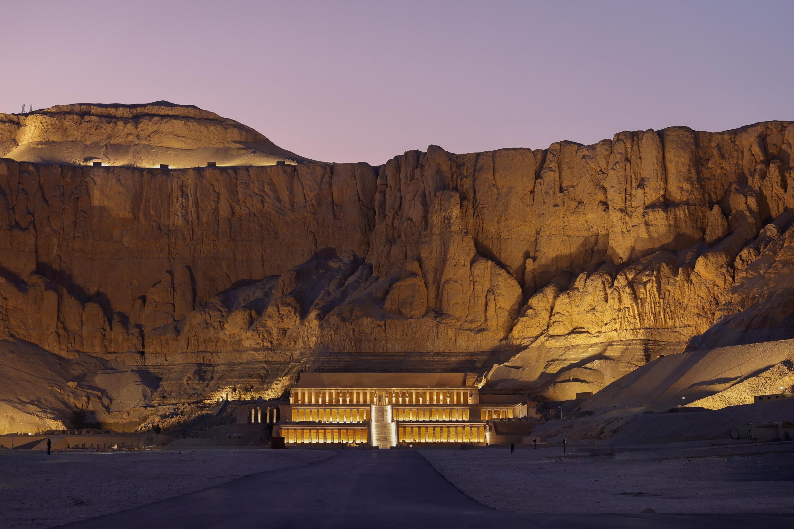 TEMPLE OF HATSHEPSUT: BRINGING BACK THE LIGHT OF A QUEEN by VBNB Lighting | Víctor Barbero & Noemi Barbero